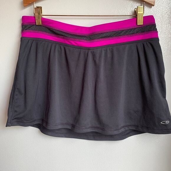 CHAMPION Women’s DuoDry Black/Fuchsia Skort with Attached Pants / Size: Medium - Picture 7 of 8